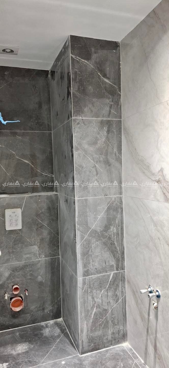 شقة في الطيرة تحت السرية بالقرب من ڤلل العبيدي