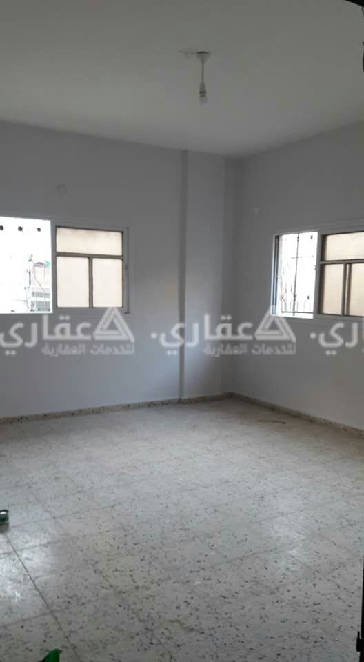 شقة للبيع طابق ثالث مجددة دهان