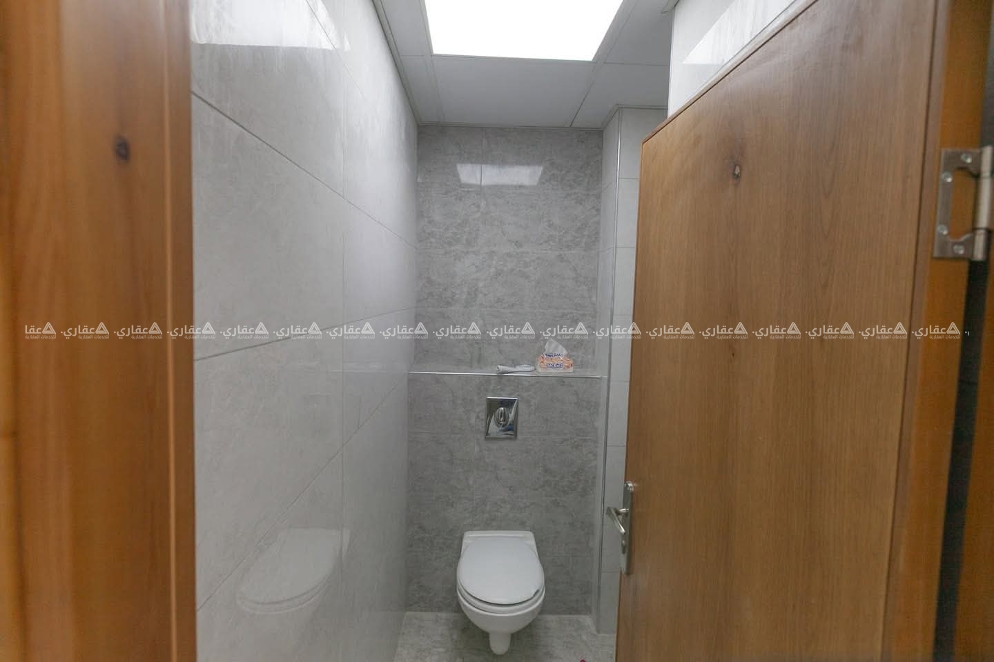 مكتب مميز جداً للبيع 