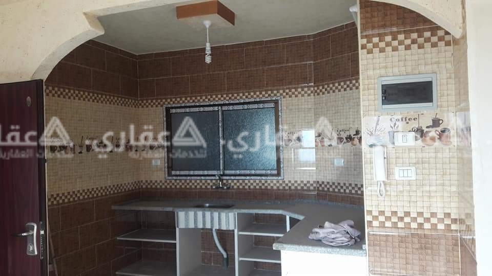 شقة مشطبة وجديدة 