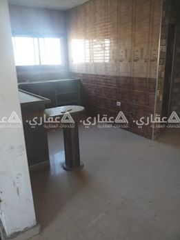 شقة مشطبة للبيع بعمارة سكنية