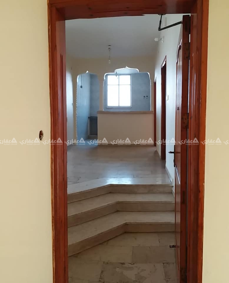 شقة مشطبة للبيع بعمارة سكنية