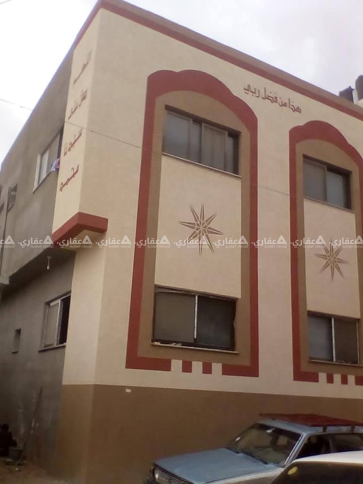 منزل مكون من دورين