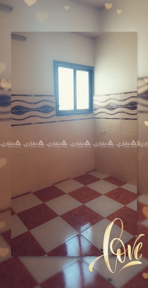 شقة للايجار الطابق الاول بسعر مناسب