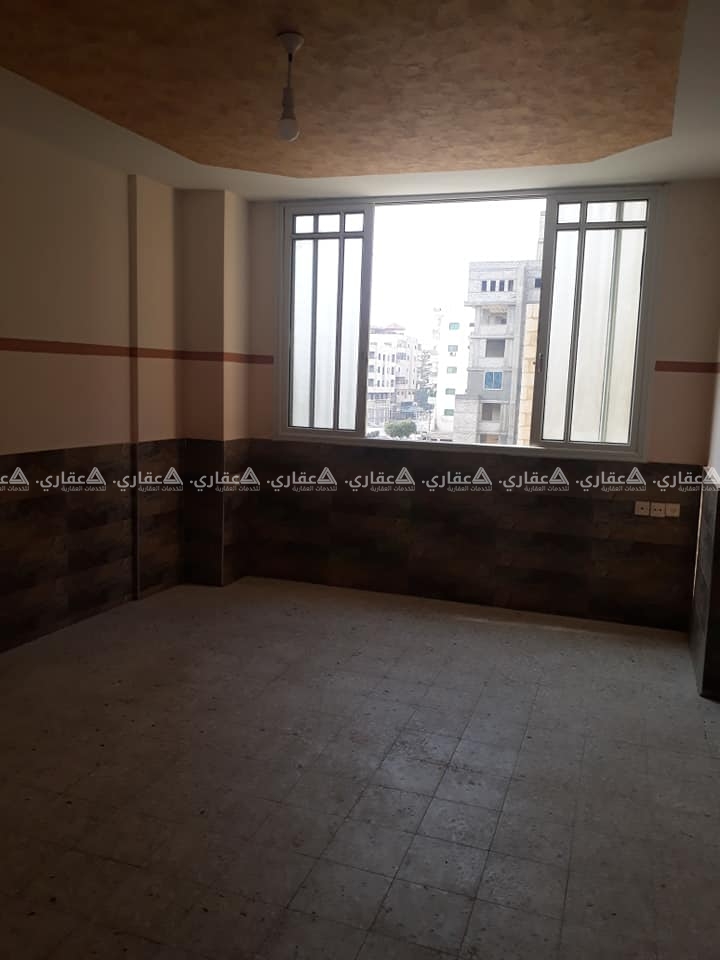 شقة للإيجار برج الصالح آخر شارع الجامعة الإسلامية
