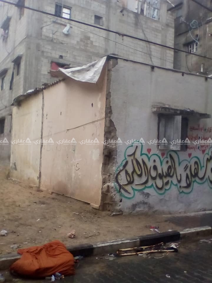 بيت زينجو مساحته ,100 متر
