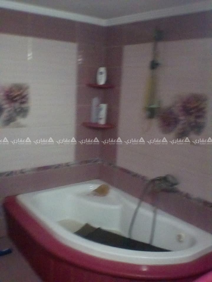 شقة دور اول بعمارة حديثة