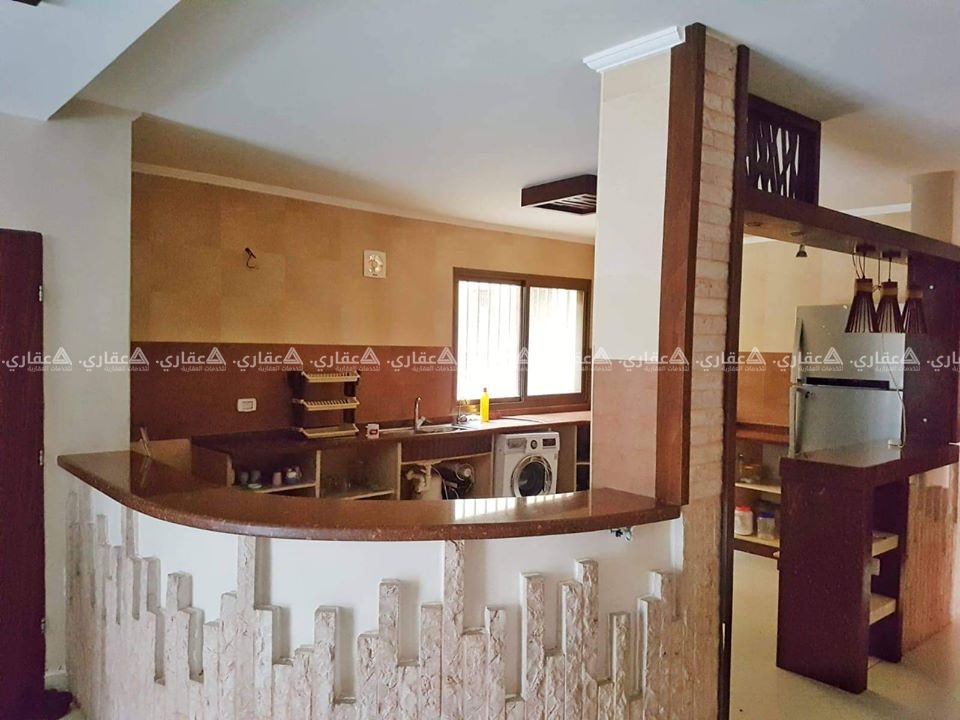 روف بمساحة 280متر طابق سادس معفش وجاهز من جميع الجهات
