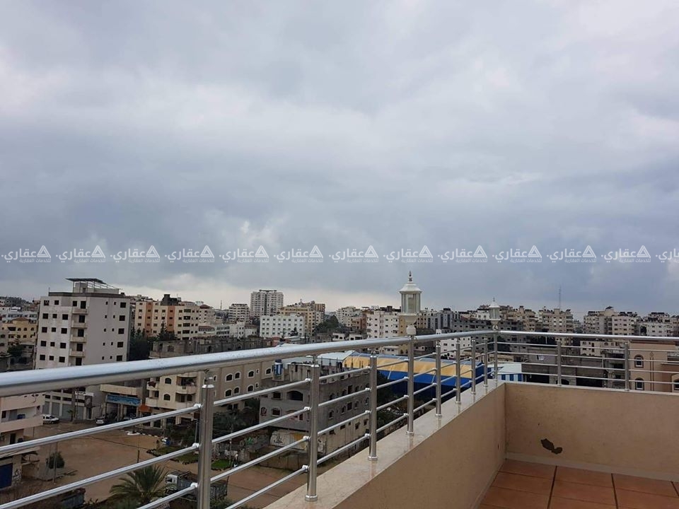 روف بمساحة 280متر طابق سادس معفش وجاهز من جميع الجهات