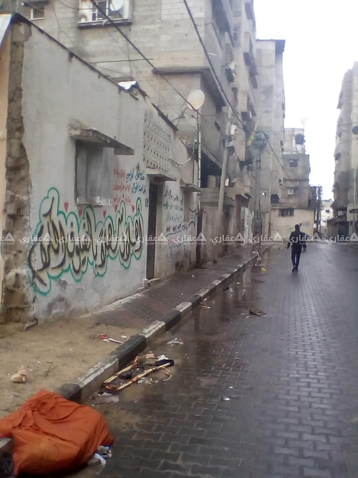 بيت زينجو مساحته ,100 متر