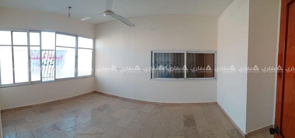 شقة مشطبة للبيع بعمارة سكنية