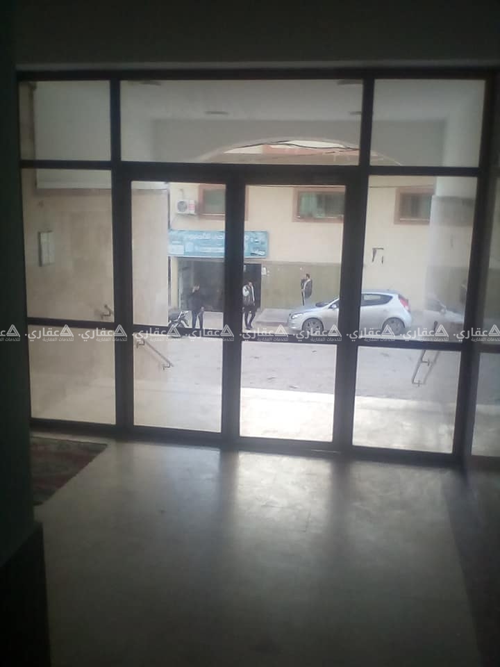 شقة دور اول بعمارة حديثة