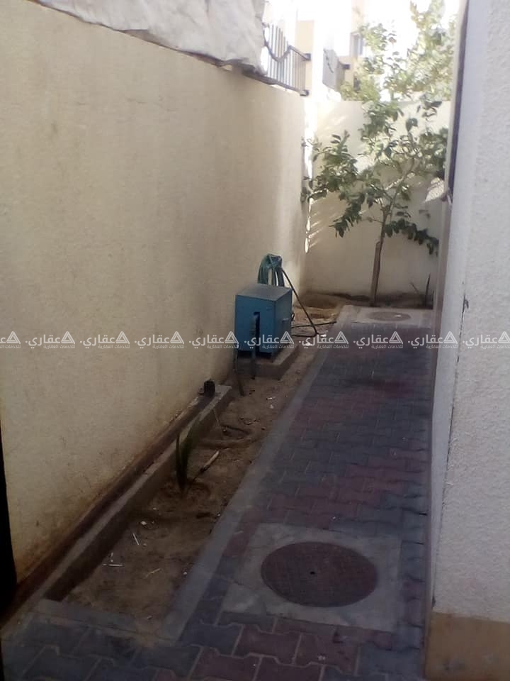 بيت من دورين في الحي السعودي