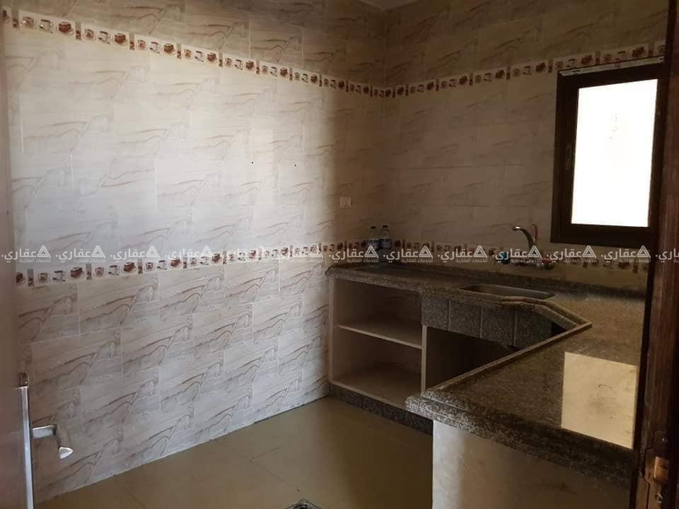 شقه جديدة للايجار في عماره 
