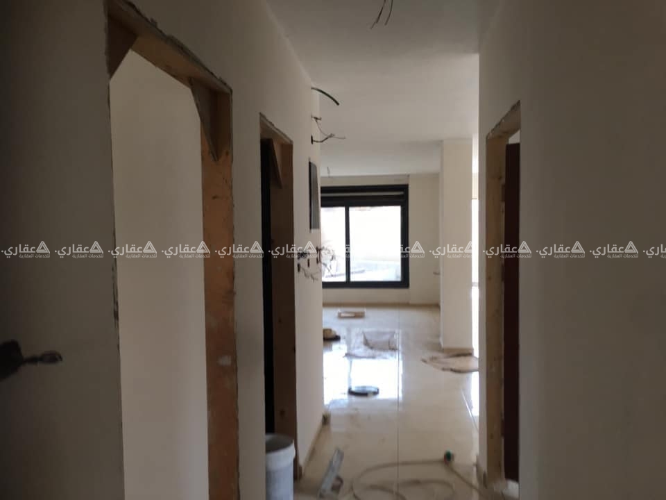 شقه للبيع طابق اول مع حديقه