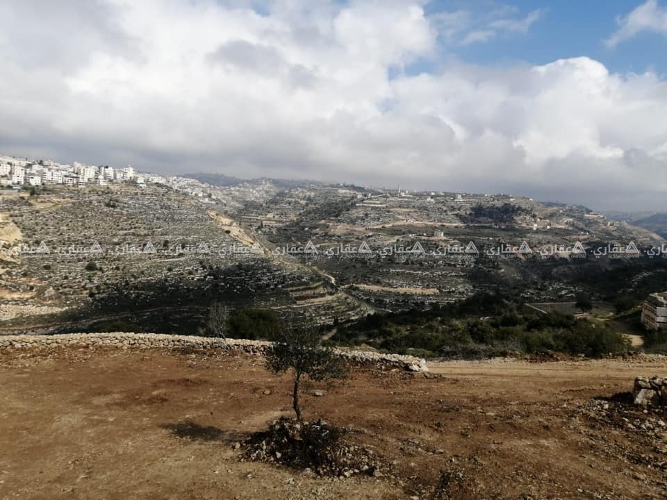 للبيع ارض مرتفعة بإطلالة غربية ساحرة في الخليل