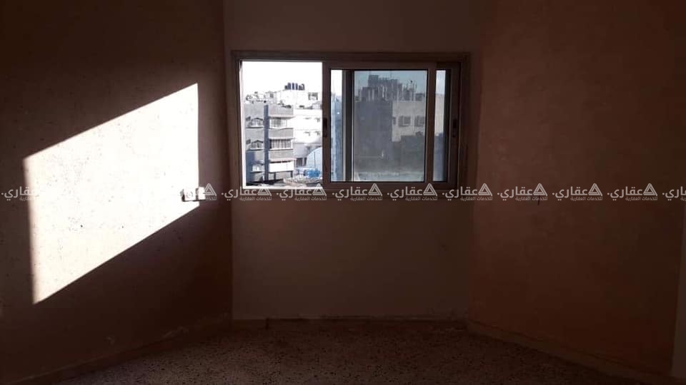 شقة ولا بالاحلام  تقع في خانيونس شارع جلال