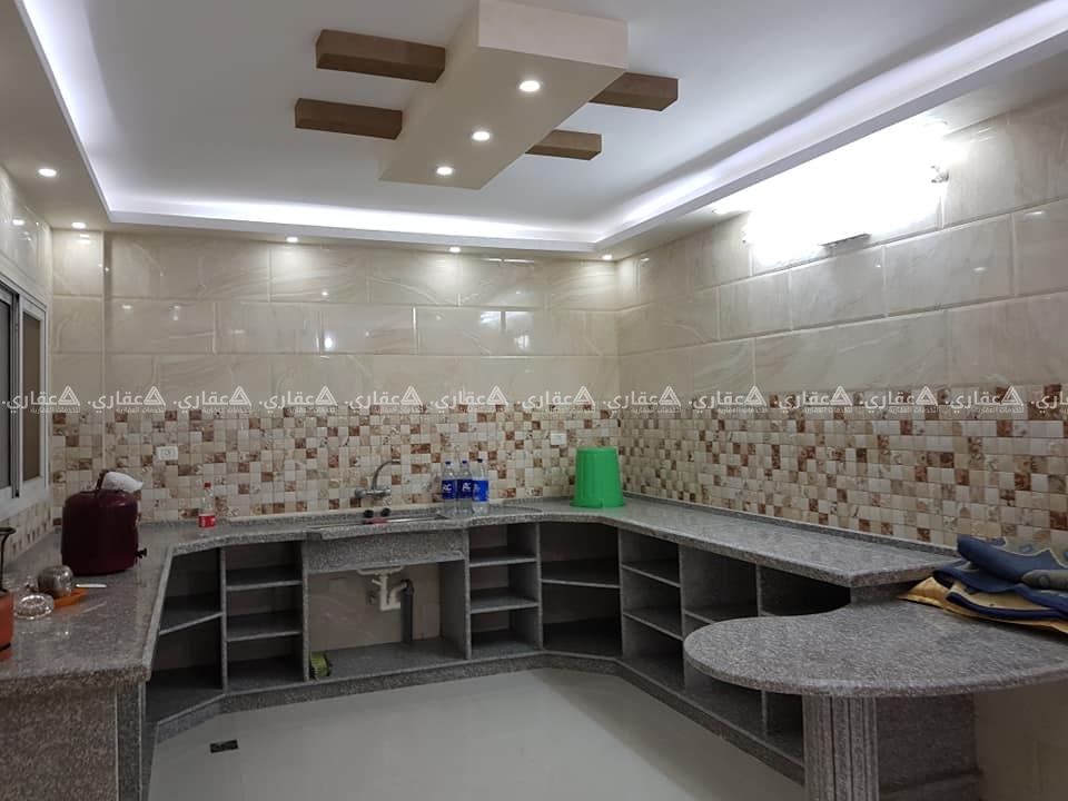 شقه طابق خامس في عماره