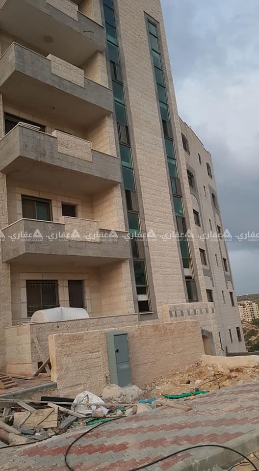 شقة جاهزة مع مطبخ عمارة جديدة