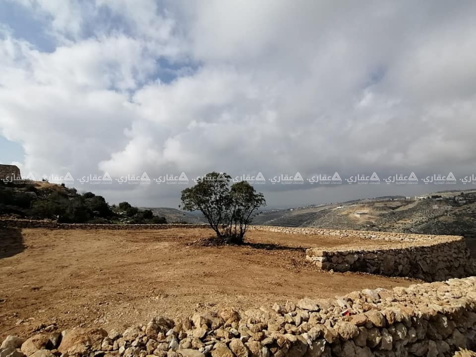 للبيع ارض مرتفعة بإطلالة غربية ساحرة في الخليل