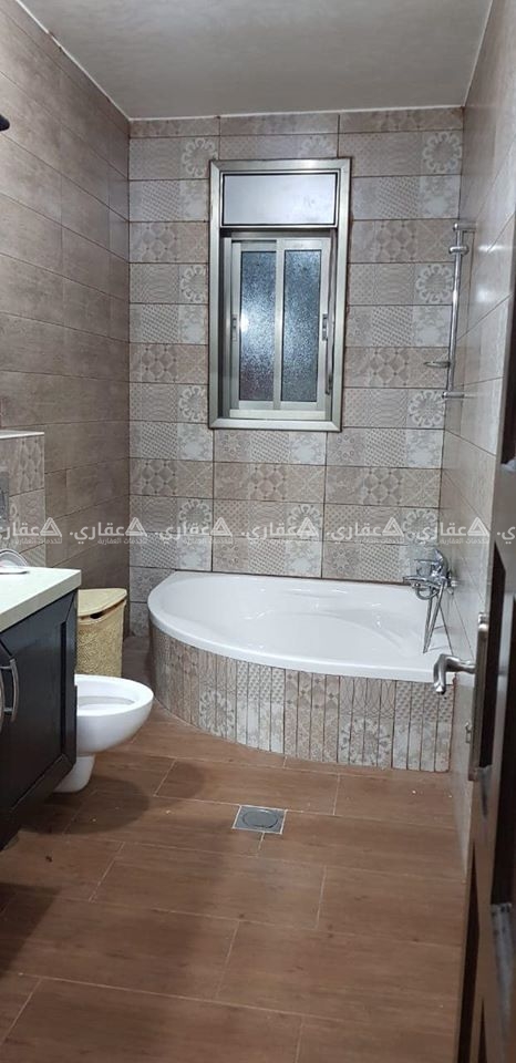 شقة جاهزة مع مطبخ عمارة جديدة