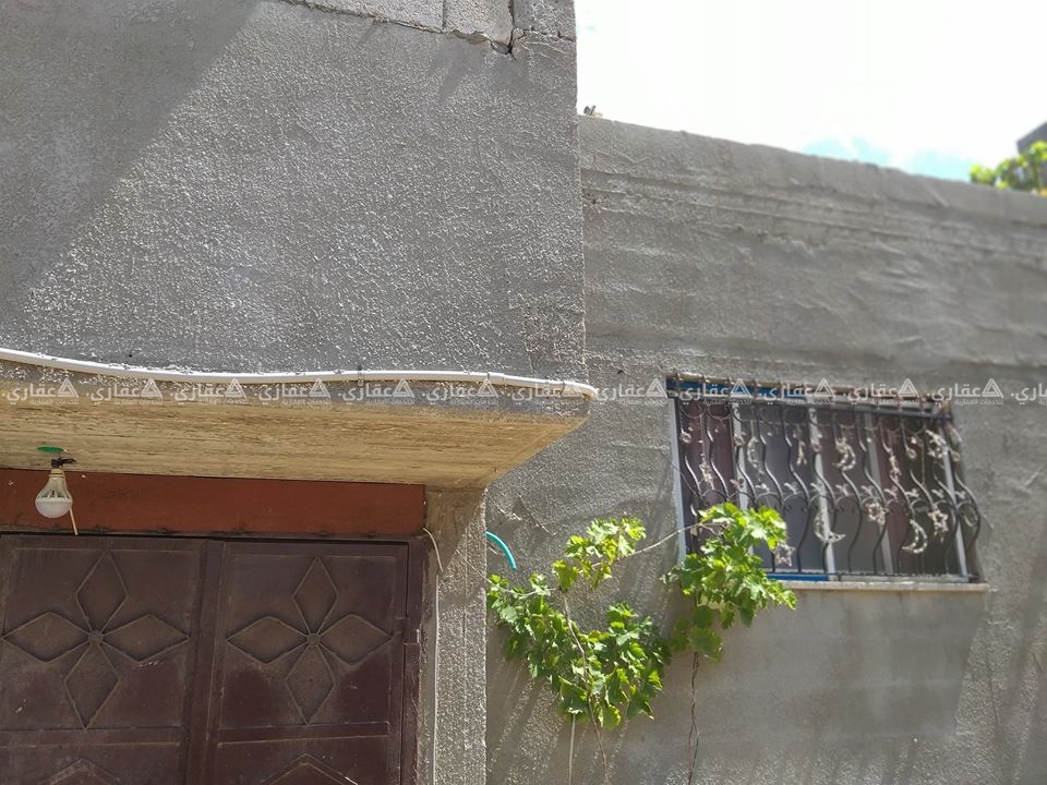 ارض ٤٣٥ متر للبيع مقام عليها منزل مساحة ١٤٠متر 