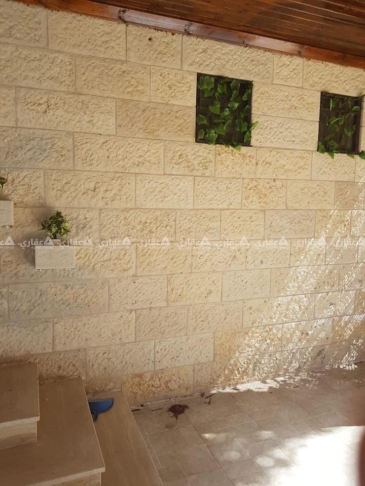 شقة مميزة جدا مع مدخل مستقل للبيع