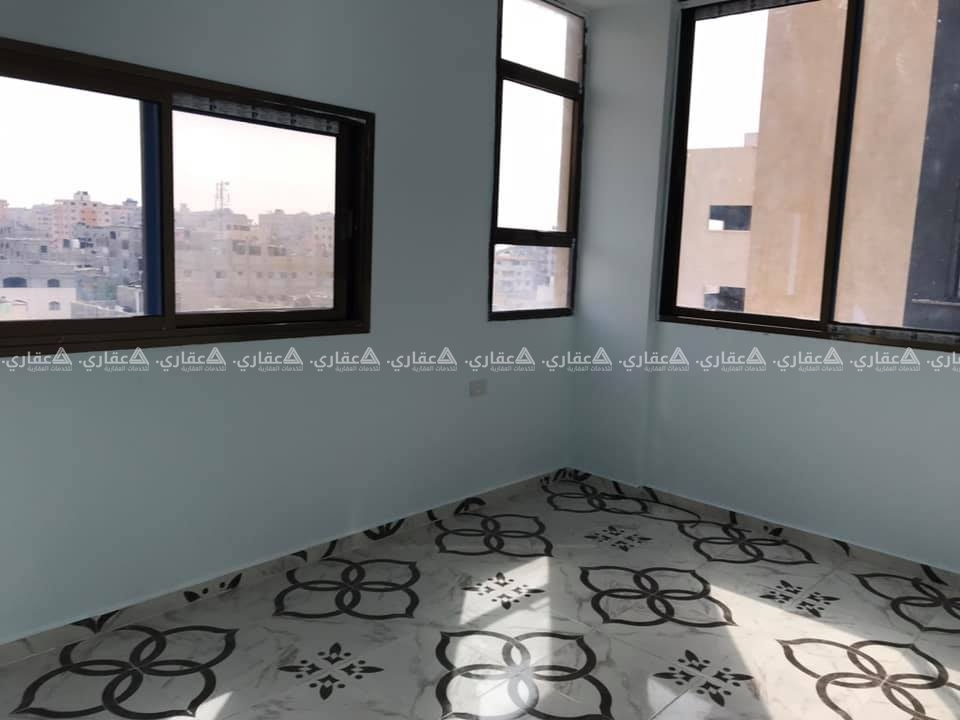 شقه في عماره جديده حجر قدسي 