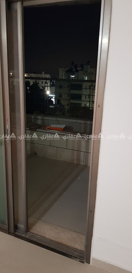 شقة فارغة للايجار قرب اشارة المقاطعة