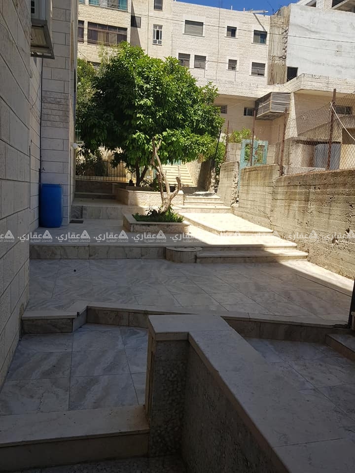 شقه فارغه للايجار برام الله.