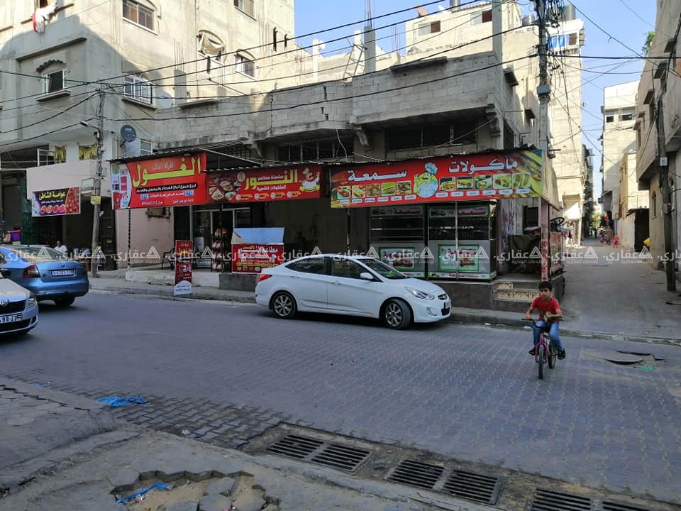 منزل مكون من ٣ حواصل وطابق أول للبيع
