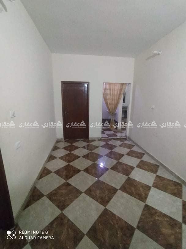 شقة للإيجار (400 شيكل )شامل المية والكهربا