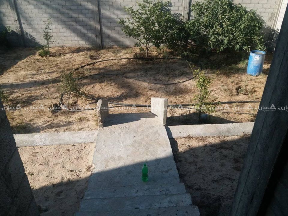 للبيع أو للبدل في مدينة خانيونس بيت على قطعة أرض 