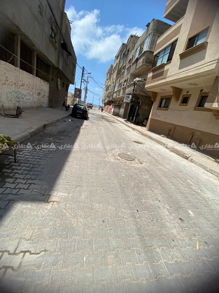 حاصل سوبر لوكس للبيع يطل على البحر