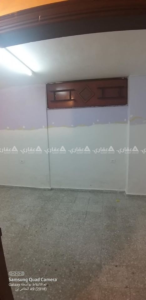 شقة للايجار في بيتونيا خلف الكلية العصرية.