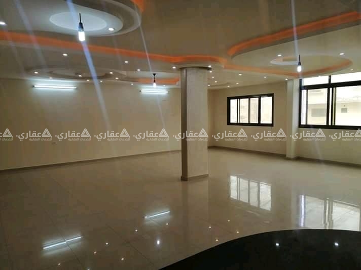 شقة للبيع في عمارة فاخرة فندقية الخدمات