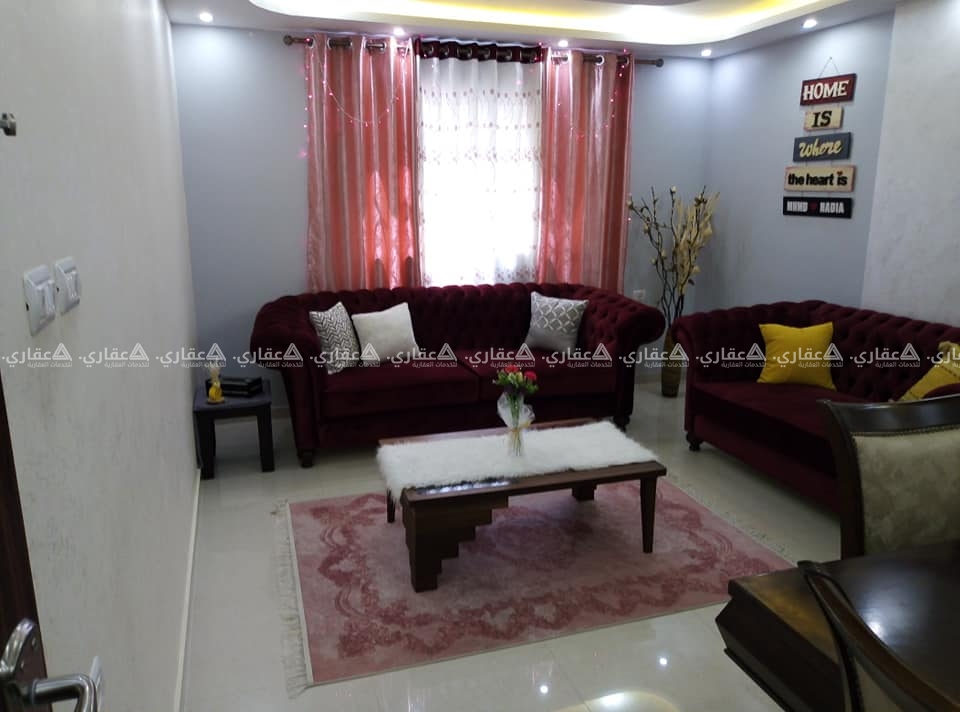 شقة للبيع في عمارة سكنية جديدة