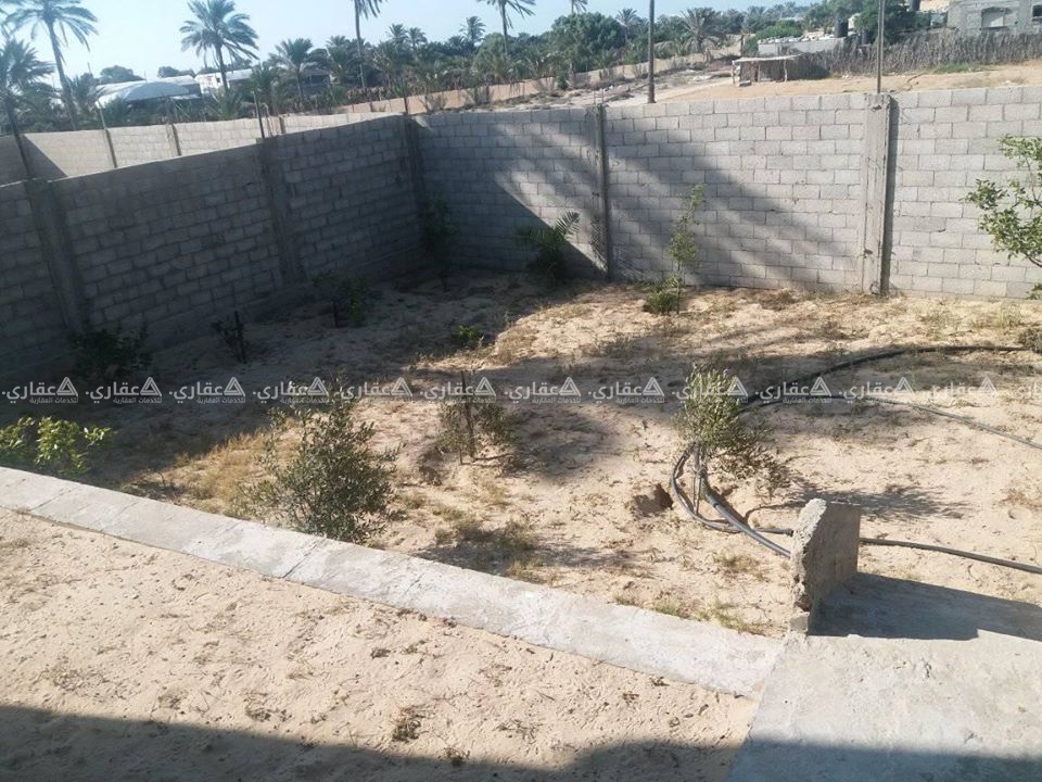للبيع أو للبدل في مدينة خانيونس بيت على قطعة أرض 