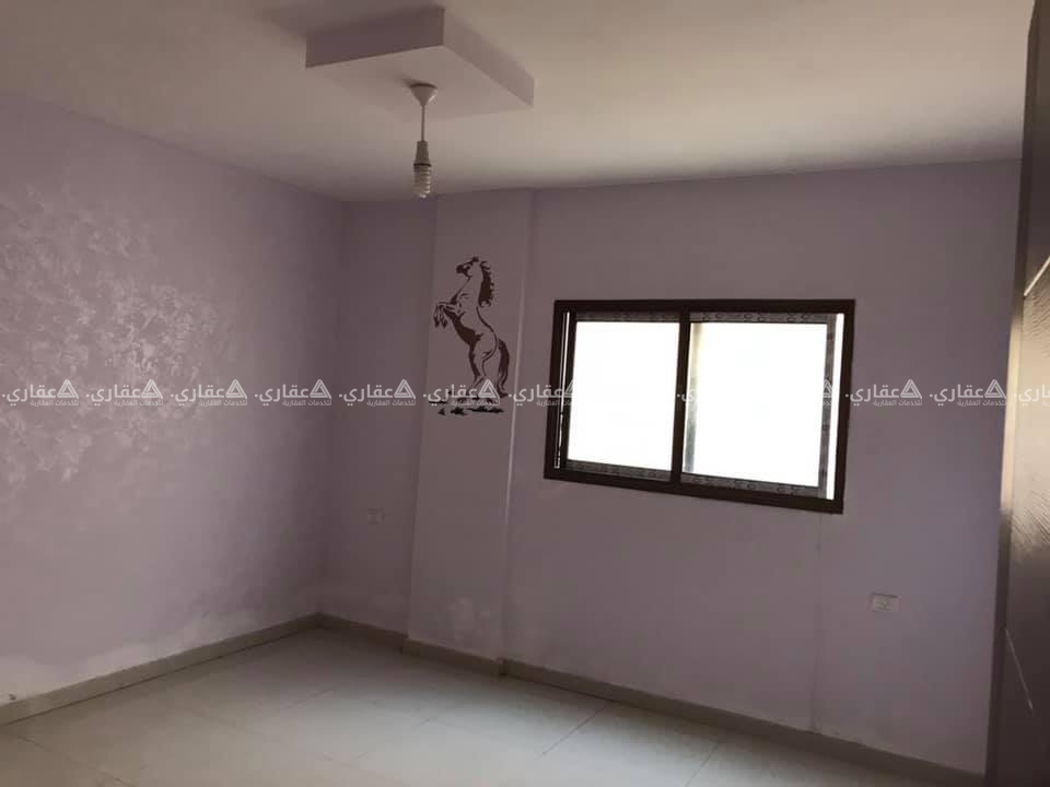  شقه في عماره جديده للبيع