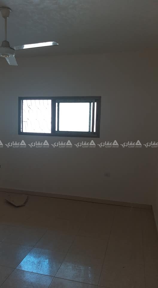 شقة مشطبة سوبر لوكس للبيع بعمارة سكنية حديثة البناء