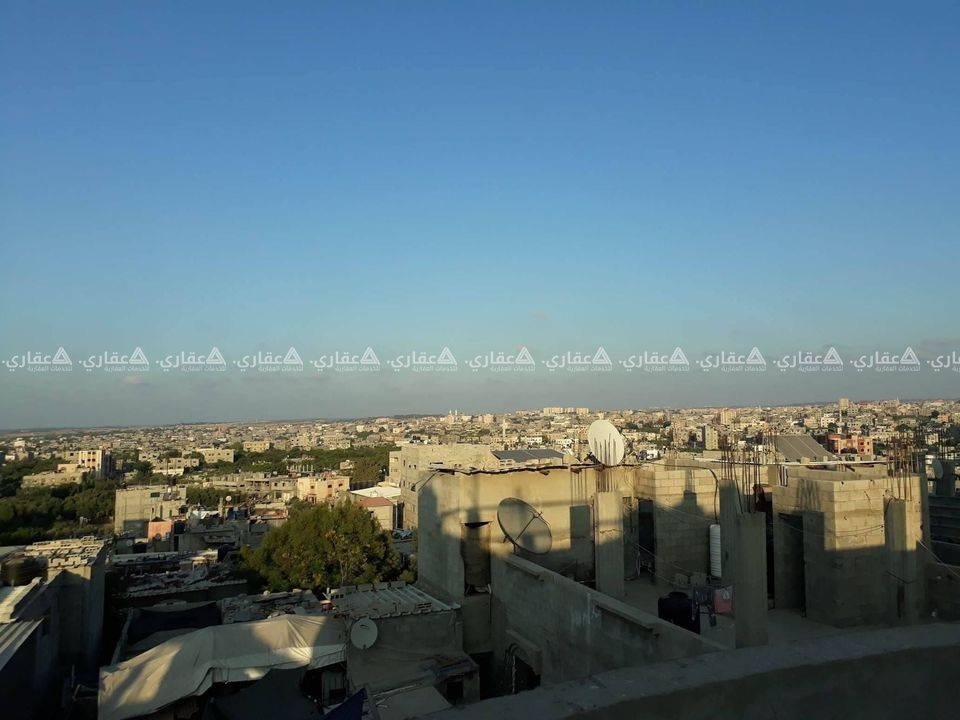 عمارة أربع طوابق وروف للبيع أو للبدل