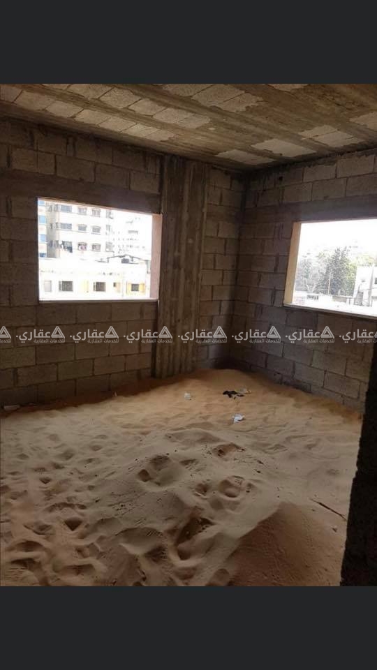 شقة للبيع بالقرب من مفترق العيون