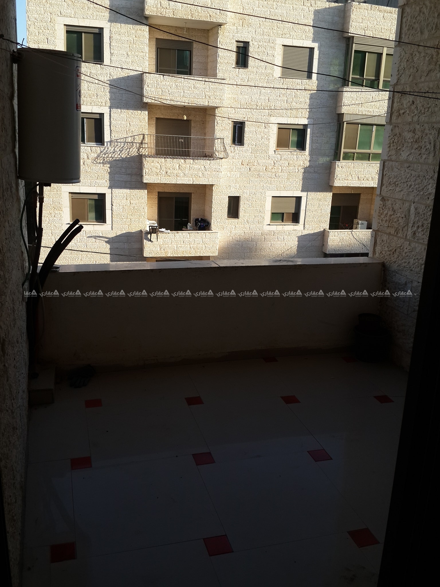 شقة للايجار ببتونيا بدخلية الكلية العصرية.