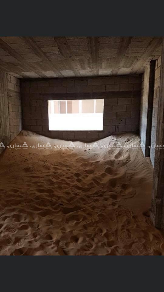 شقة للبيع بالقرب من مفترق العيون