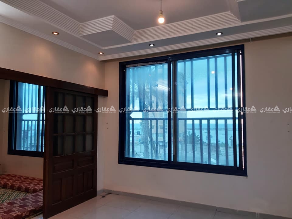 شقة سكنية للإيجار مطلة على البحر