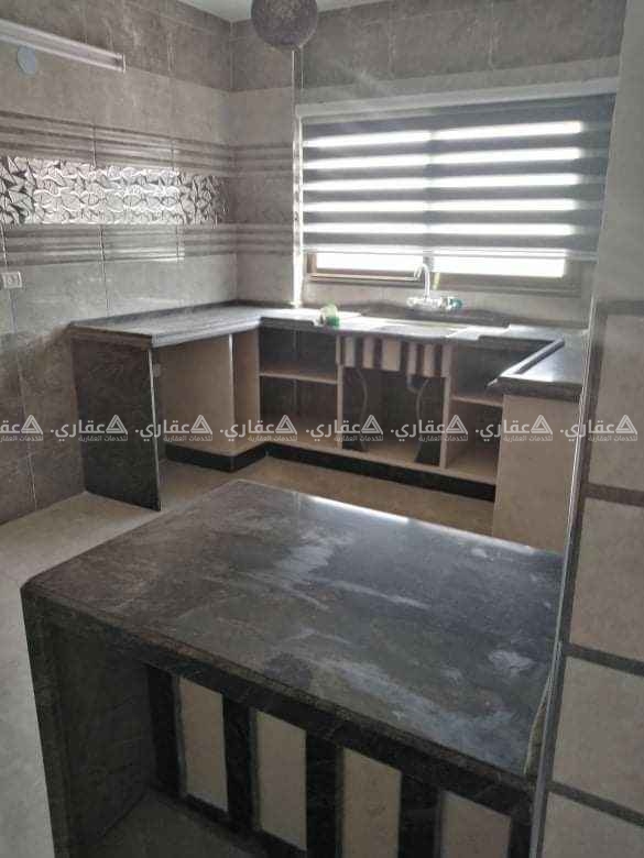 شقة حديثة البناء للبيع مع قابلية التقسيط المريح 