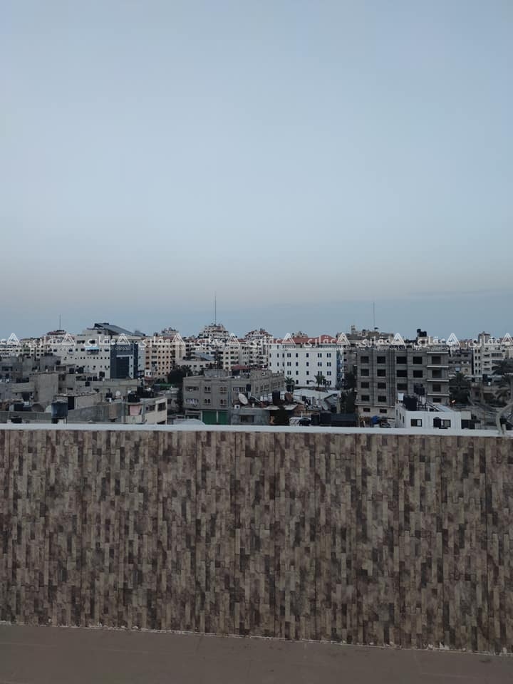 روف للبيع غير مكشوف بتاتا