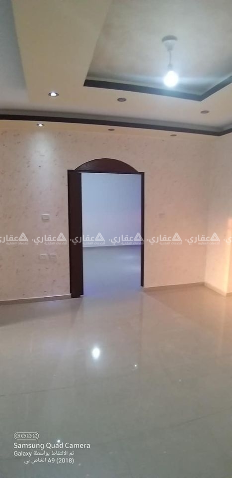 شقة للايجار في عين مصباح الشارع العام 