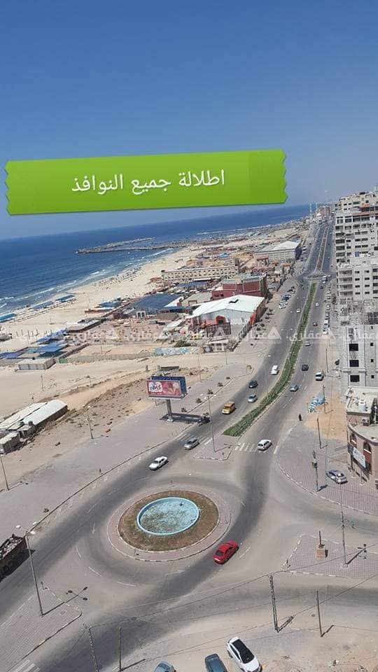 شقة للبيع تطل علي البحر مباشرة