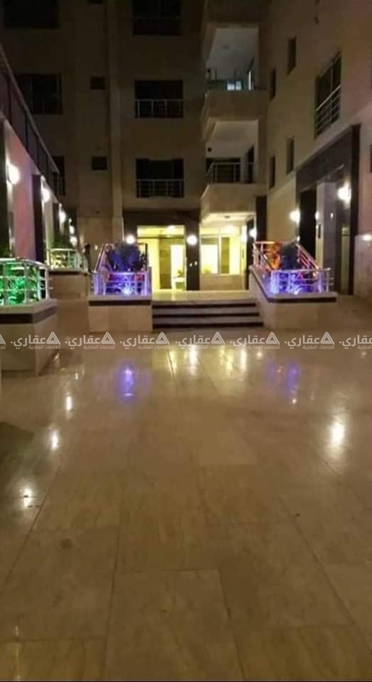 شقة للبيع تطل علي البحر مباشرة